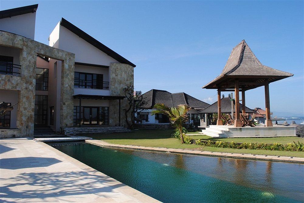 Suarti Resort, Villas & Gallery Ketewel Esterno foto