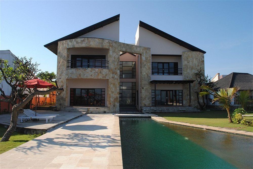 Suarti Resort, Villas & Gallery Ketewel Esterno foto