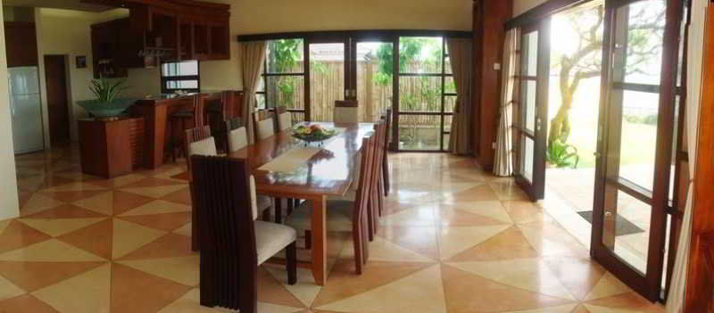 Suarti Resort, Villas & Gallery Ketewel Esterno foto