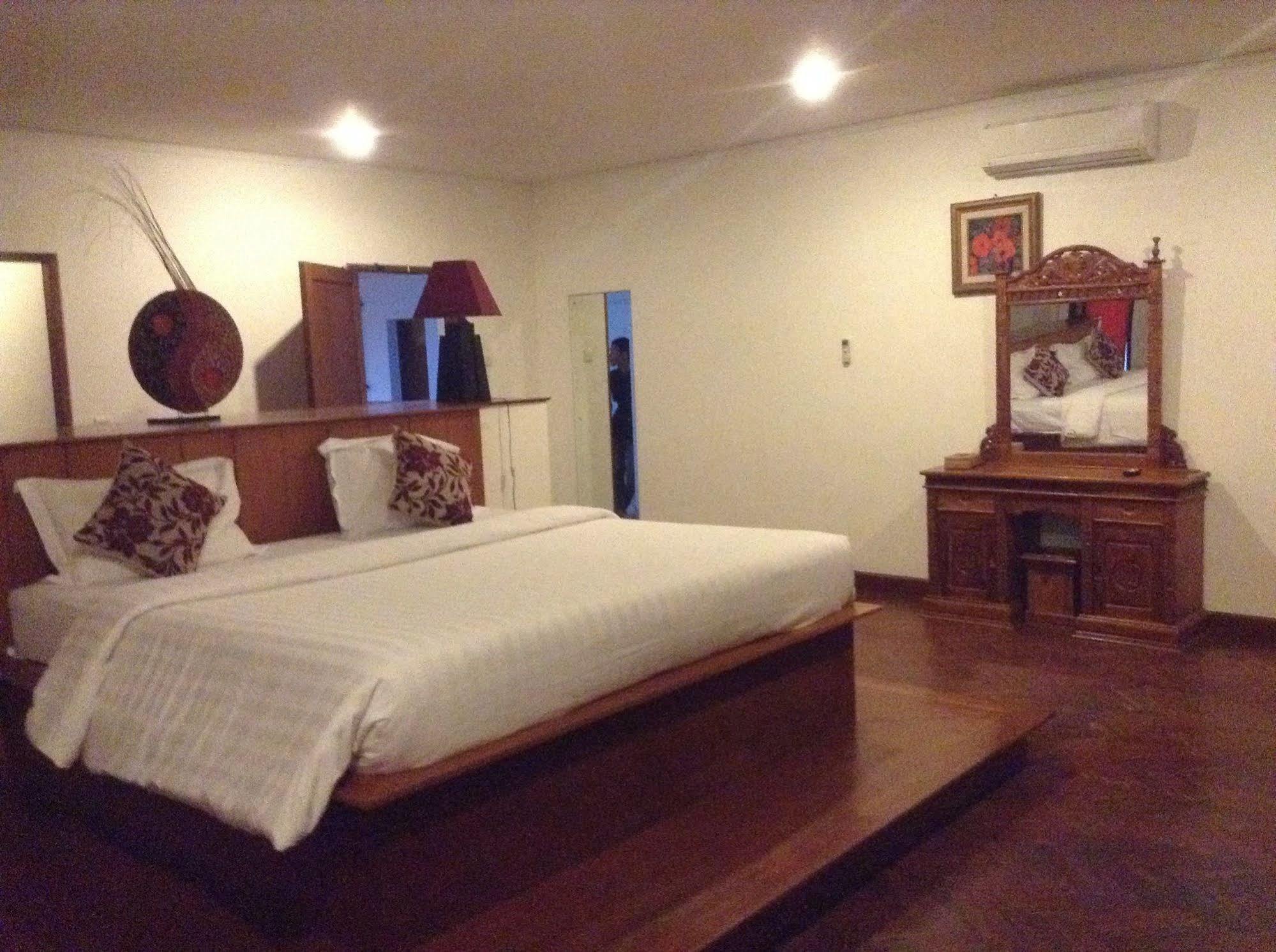 Suarti Resort, Villas & Gallery Ketewel Esterno foto