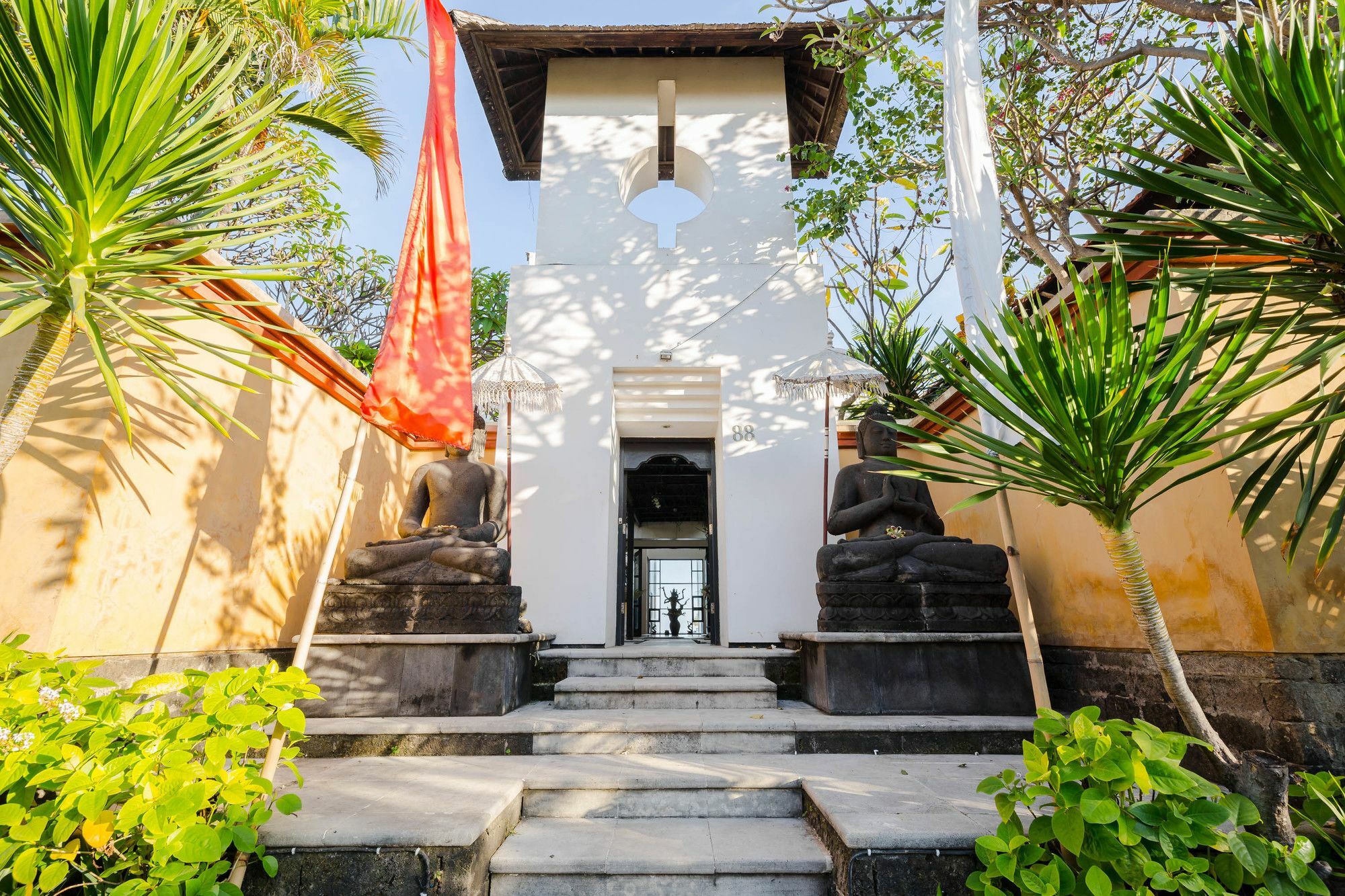 Suarti Resort, Villas & Gallery Ketewel Esterno foto