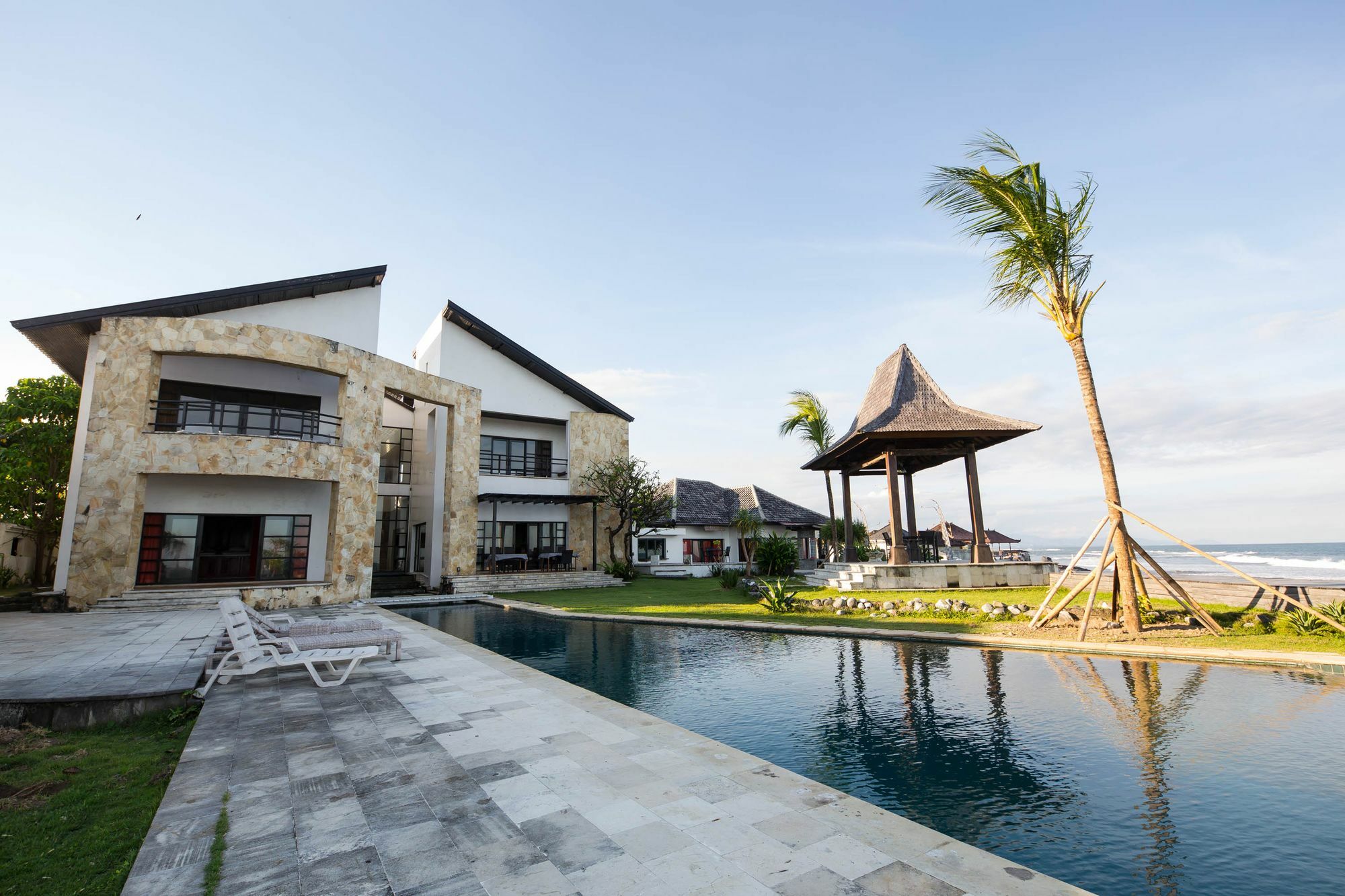 Suarti Resort, Villas & Gallery Ketewel Esterno foto
